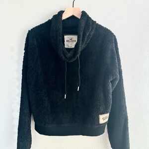 Hollister Women's Black Large Fuzzy Faux Fur Pullover Sweater